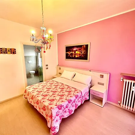 بيت ضيافة Ai Giardini -vicino Ospedale Borgo Trento E Centro Storico 2*