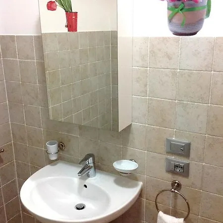 بيت ضيافة Ai Giardini -vicino Ospedale Borgo Trento E Centro Storico 2*