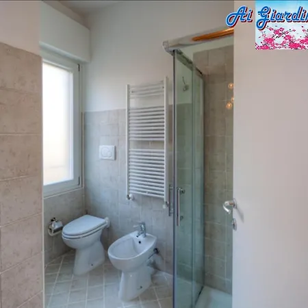 بيت ضيافة Ai Giardini -vicino Ospedale Borgo Trento E Centro Storico 2*
