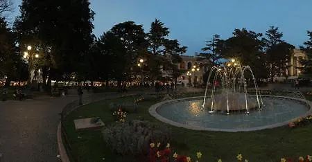 Ai Giardini -vicino Ospedale Borgo Trento E Centro Storico 2*