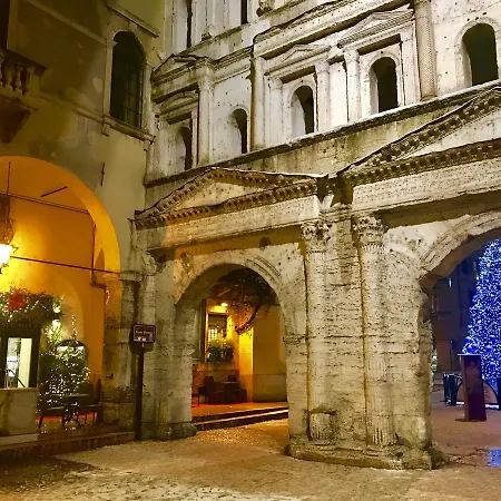 بيت ضيافة Ai Giardini -vicino Ospedale Borgo Trento E Centro Storico